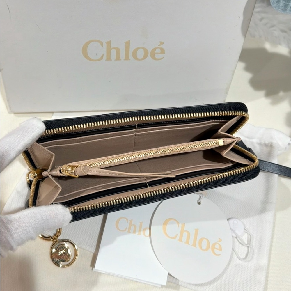 Chloè Alphabet Grained Leather Zippy Wallet - Picture 8 of 16